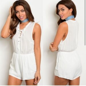 NWT Honey Punch White Romper w Zipper